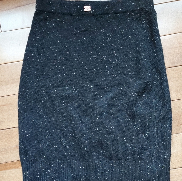 Knitz For Love of Lemons navy skirt - Picture 3 of 6